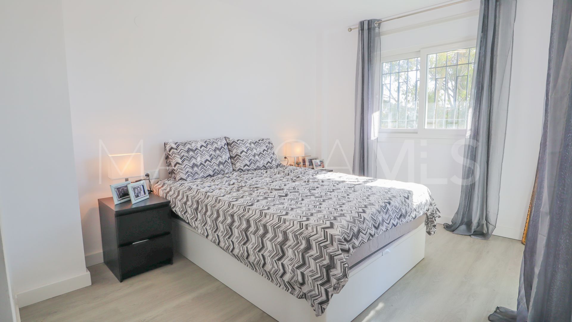 Duplex planta baja for sale with 3 bedrooms in Nueva Andalucia