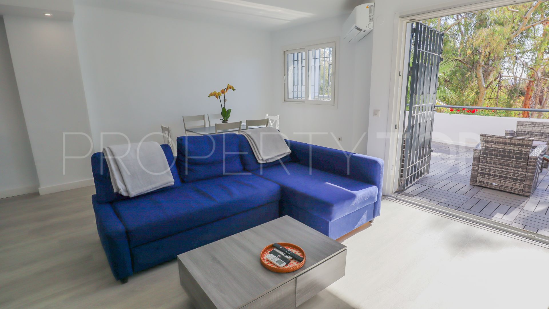 Duplex planta baja en venta con 3 dormitorios en Nueva Andalucia