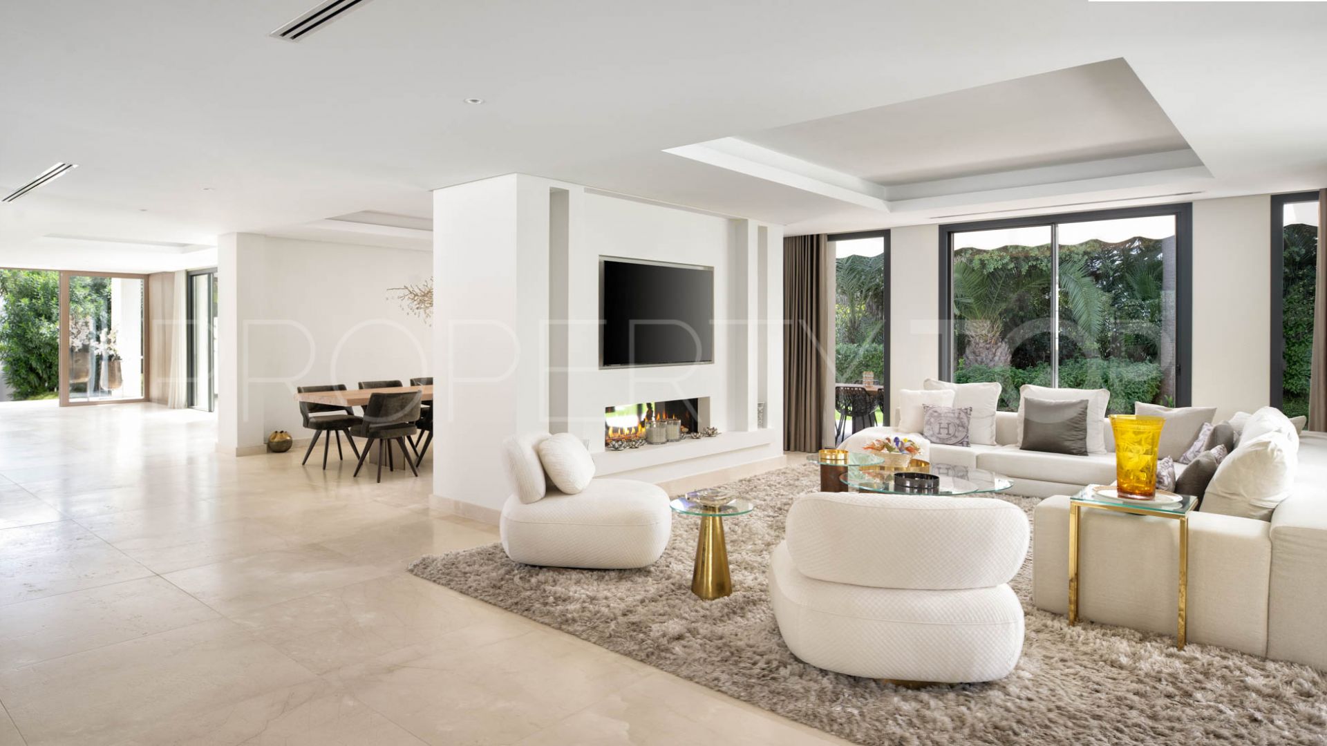5 bedrooms villa for sale in Marbella East