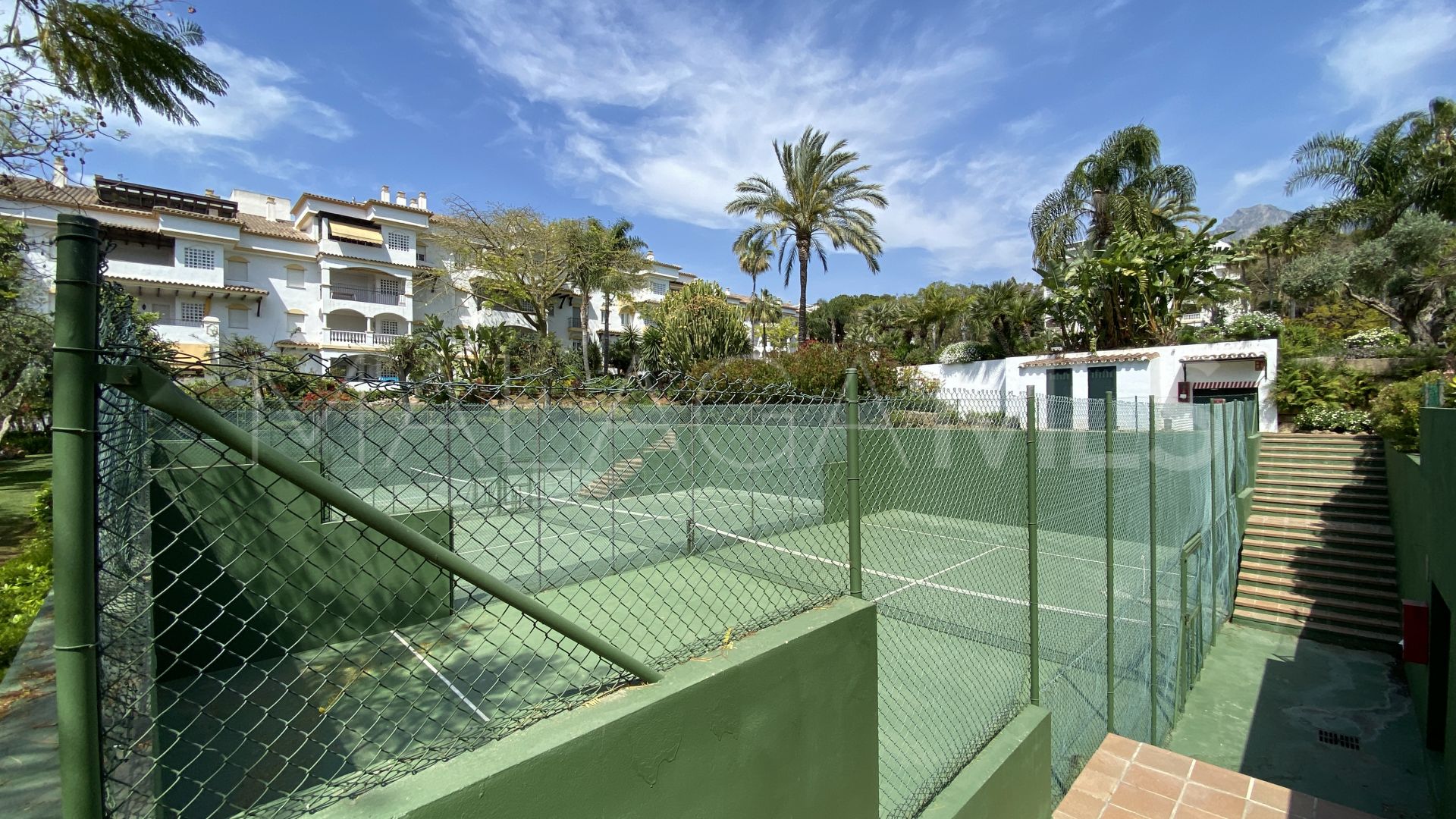 Villa with 4 bedrooms for sale in Marbella Golden Mile