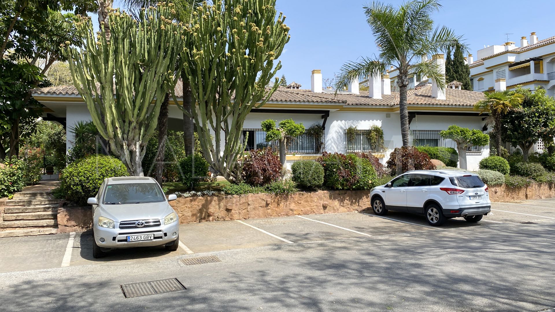 Villa with 4 bedrooms for sale in Marbella Golden Mile