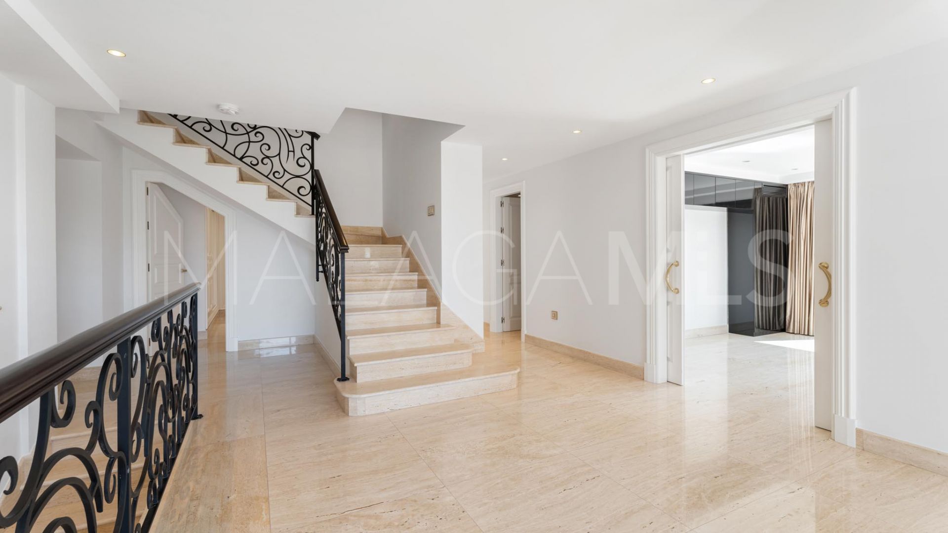 Villa for sale in El Herrojo