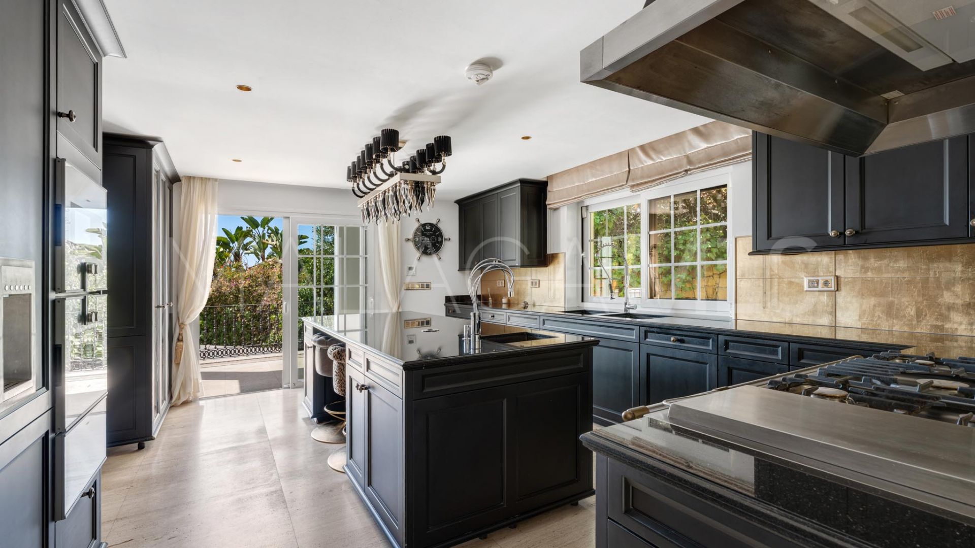 Villa for sale in El Herrojo