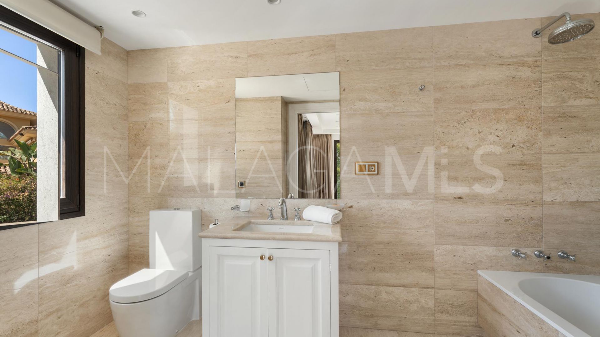 Villa for sale in El Herrojo