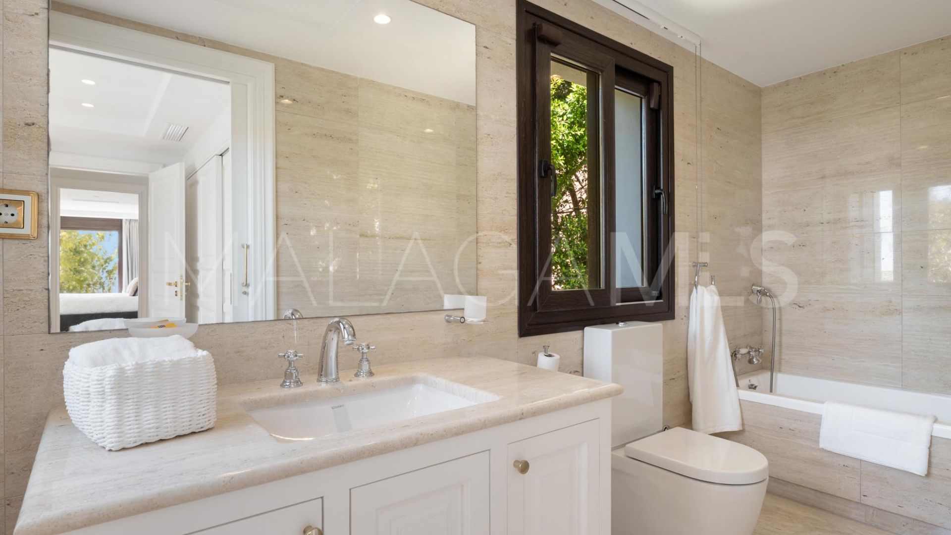 Villa for sale in El Herrojo