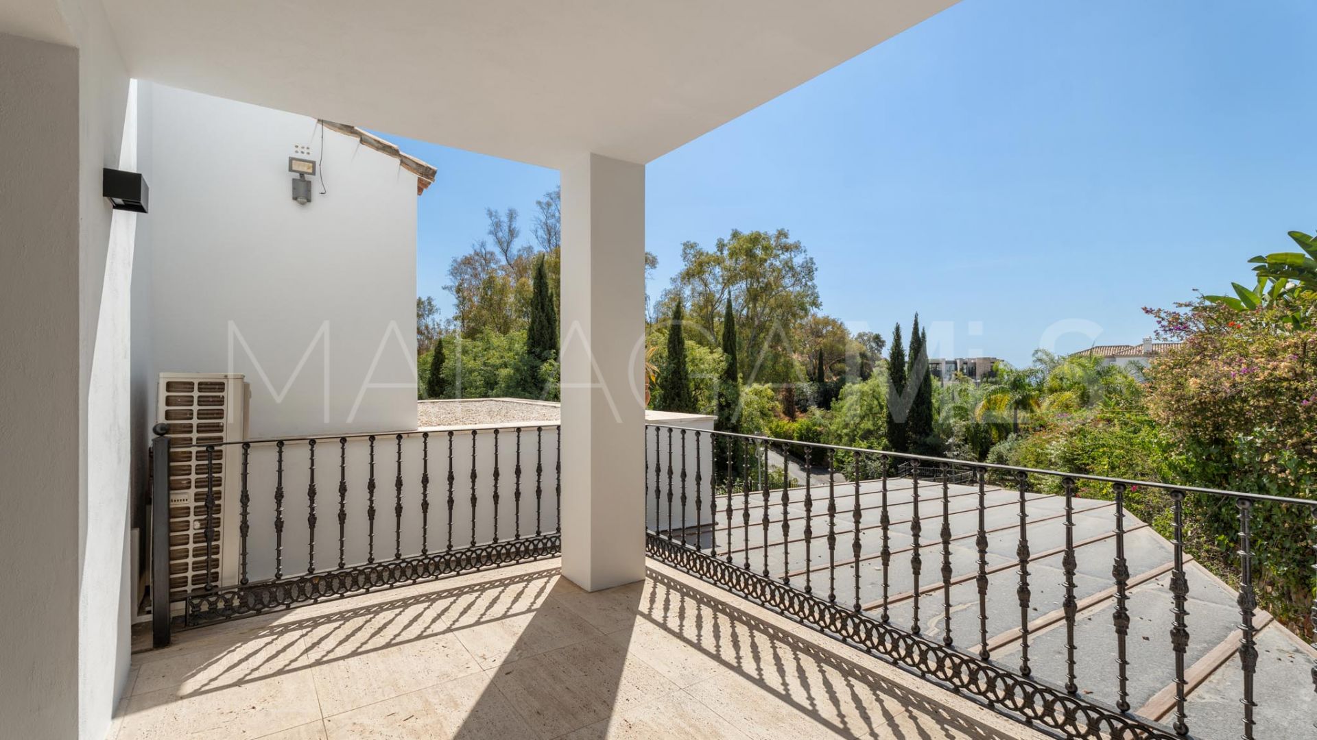 Villa for sale in El Herrojo