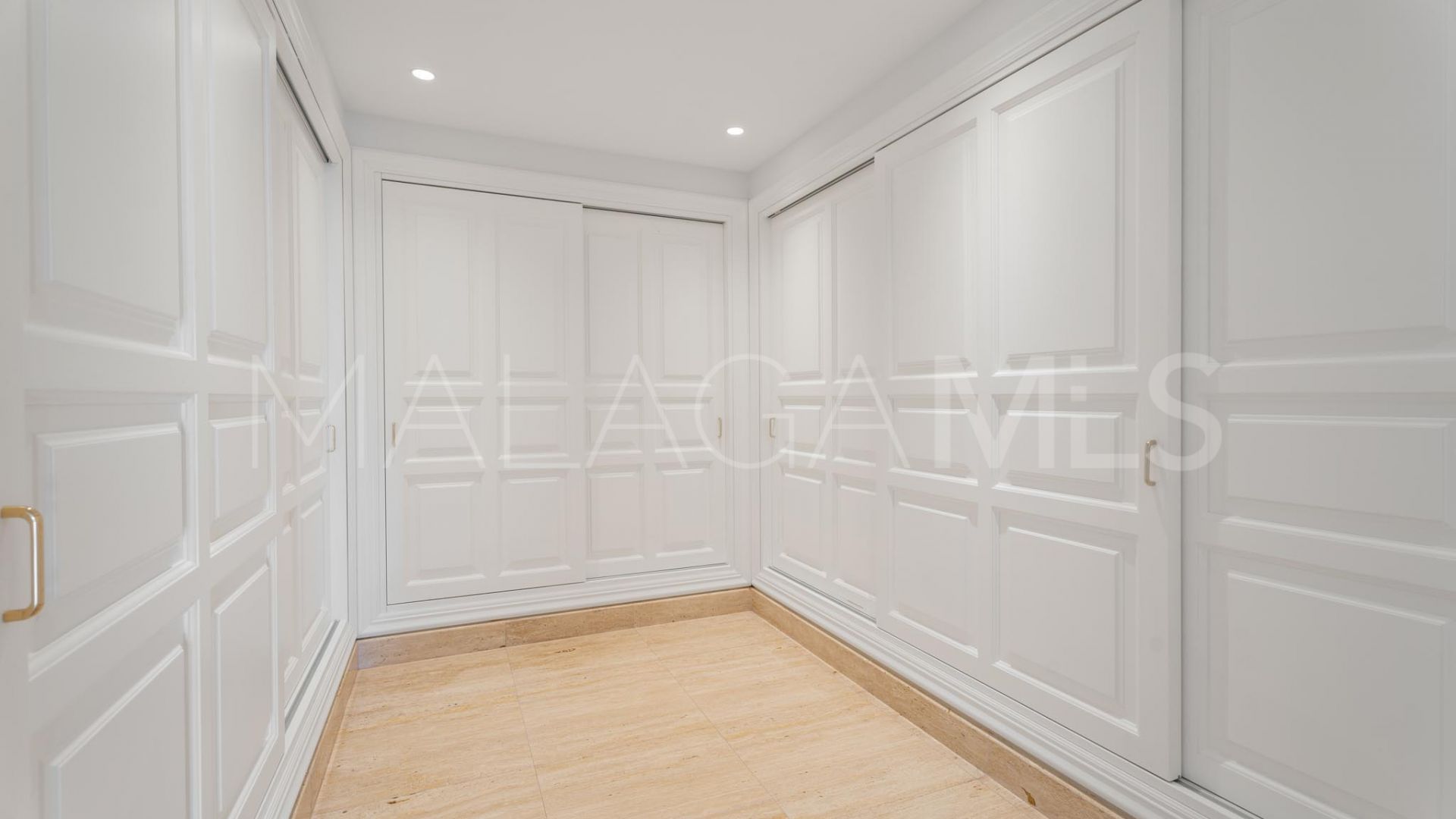 Villa for sale in El Herrojo