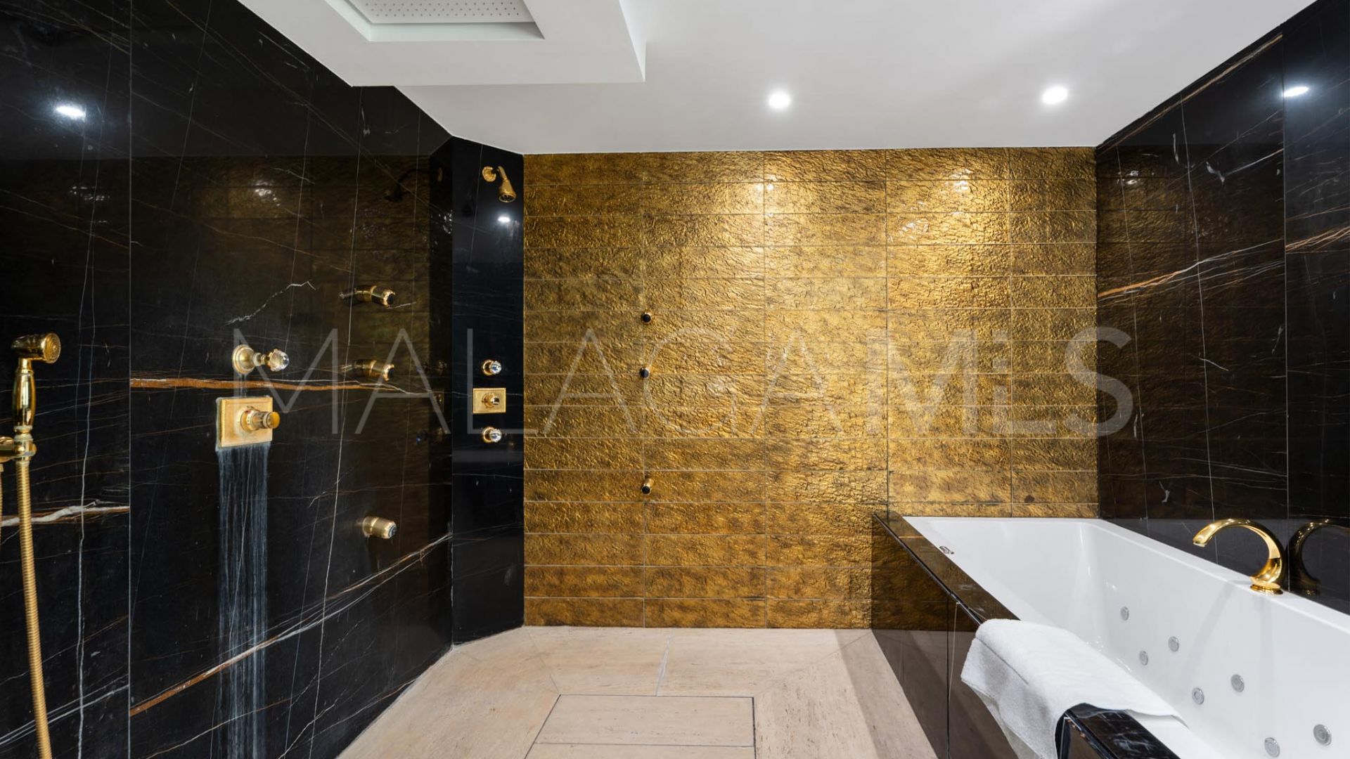 Villa for sale in El Herrojo