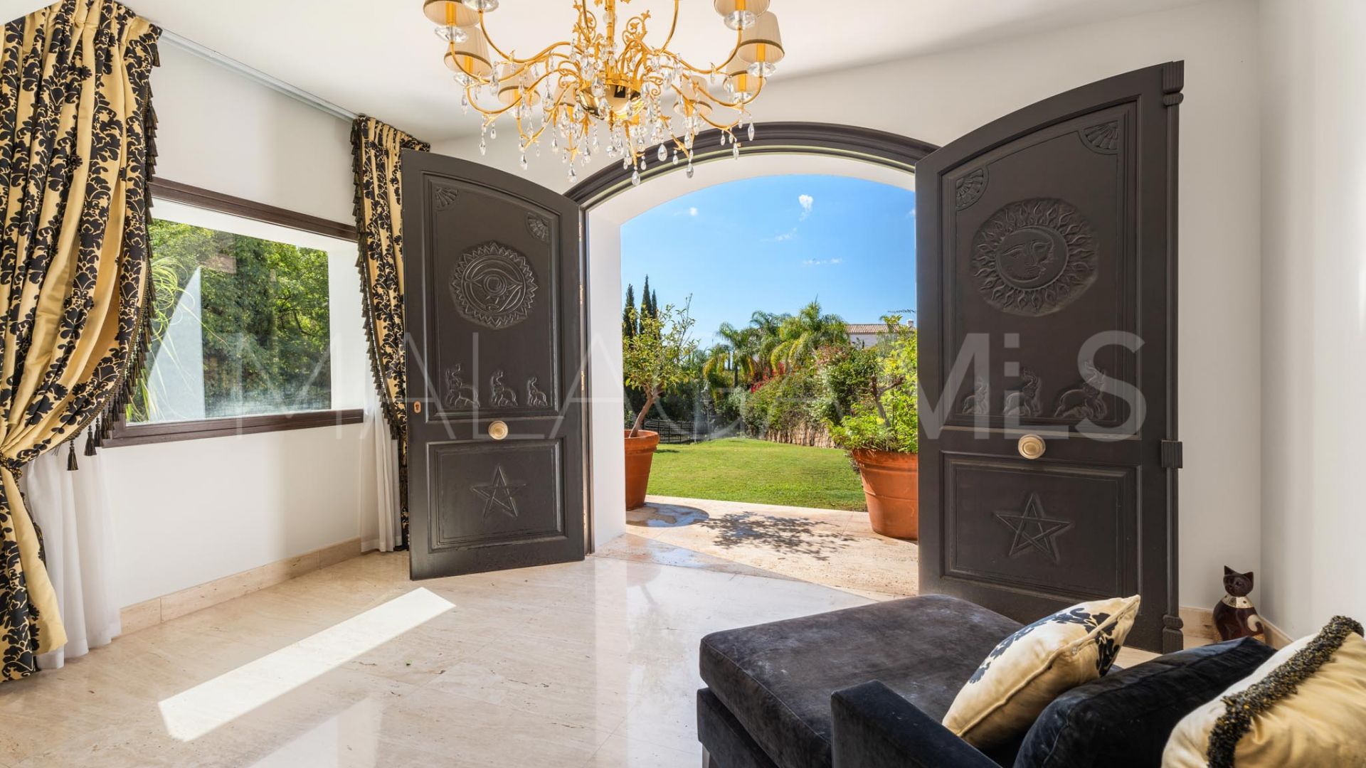 Villa for sale in El Herrojo