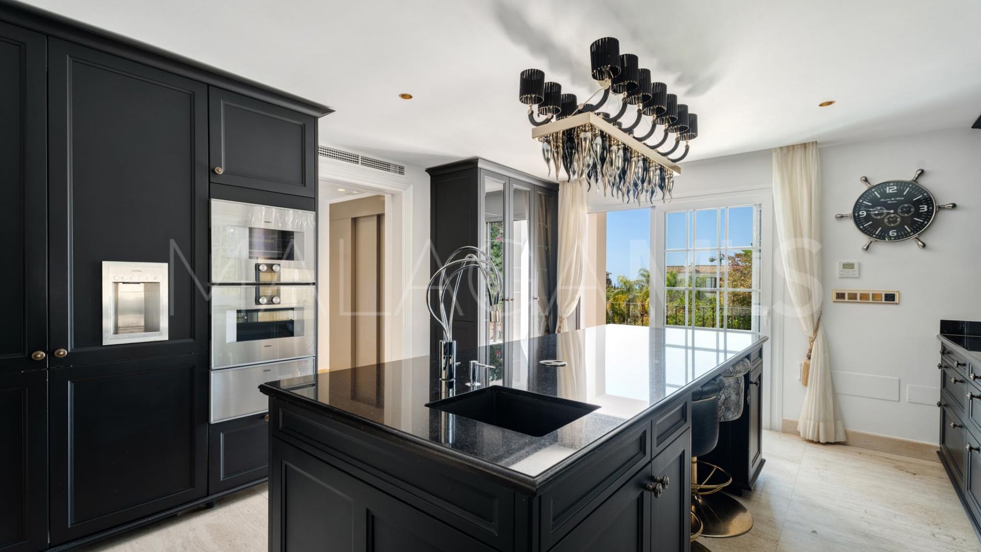 Villa for sale in El Herrojo