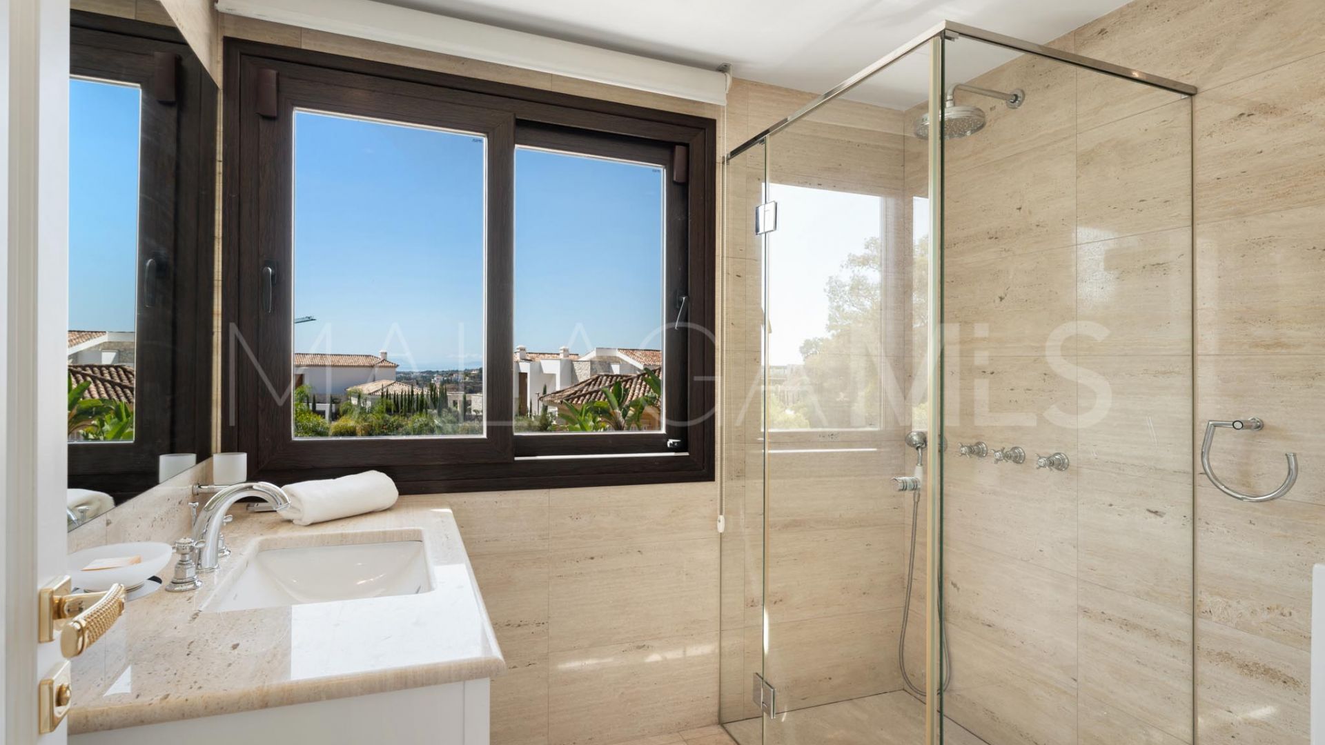 Villa for sale in El Herrojo