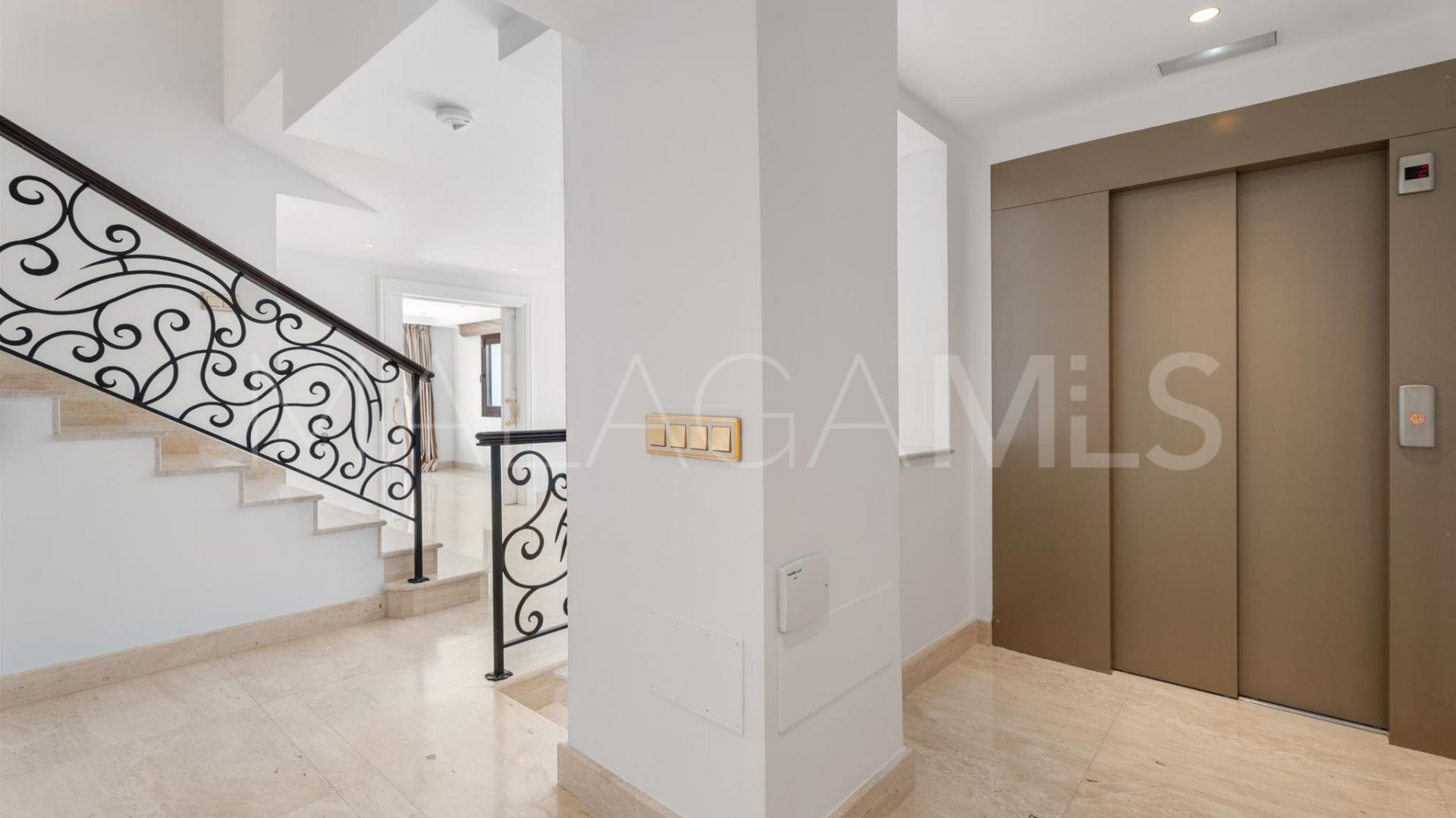 Villa for sale in El Herrojo