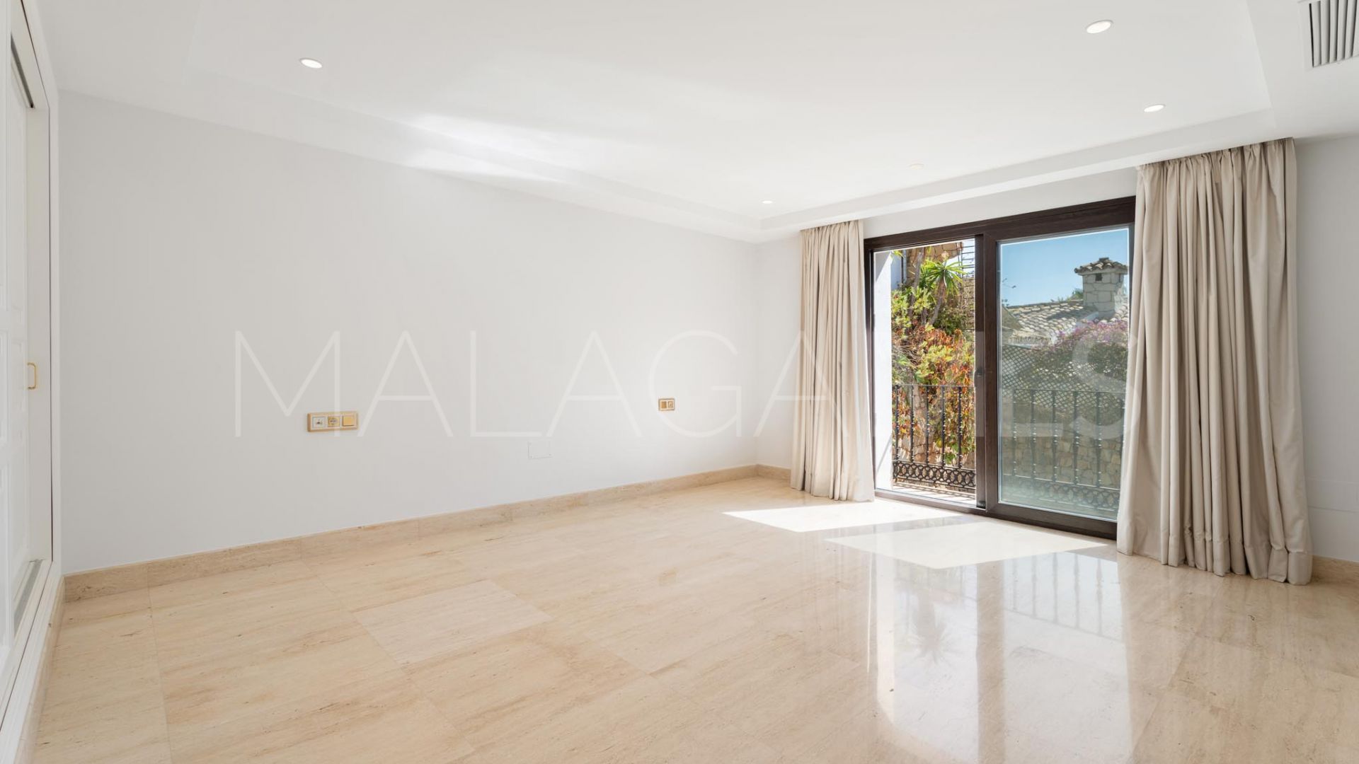 Villa for sale in El Herrojo