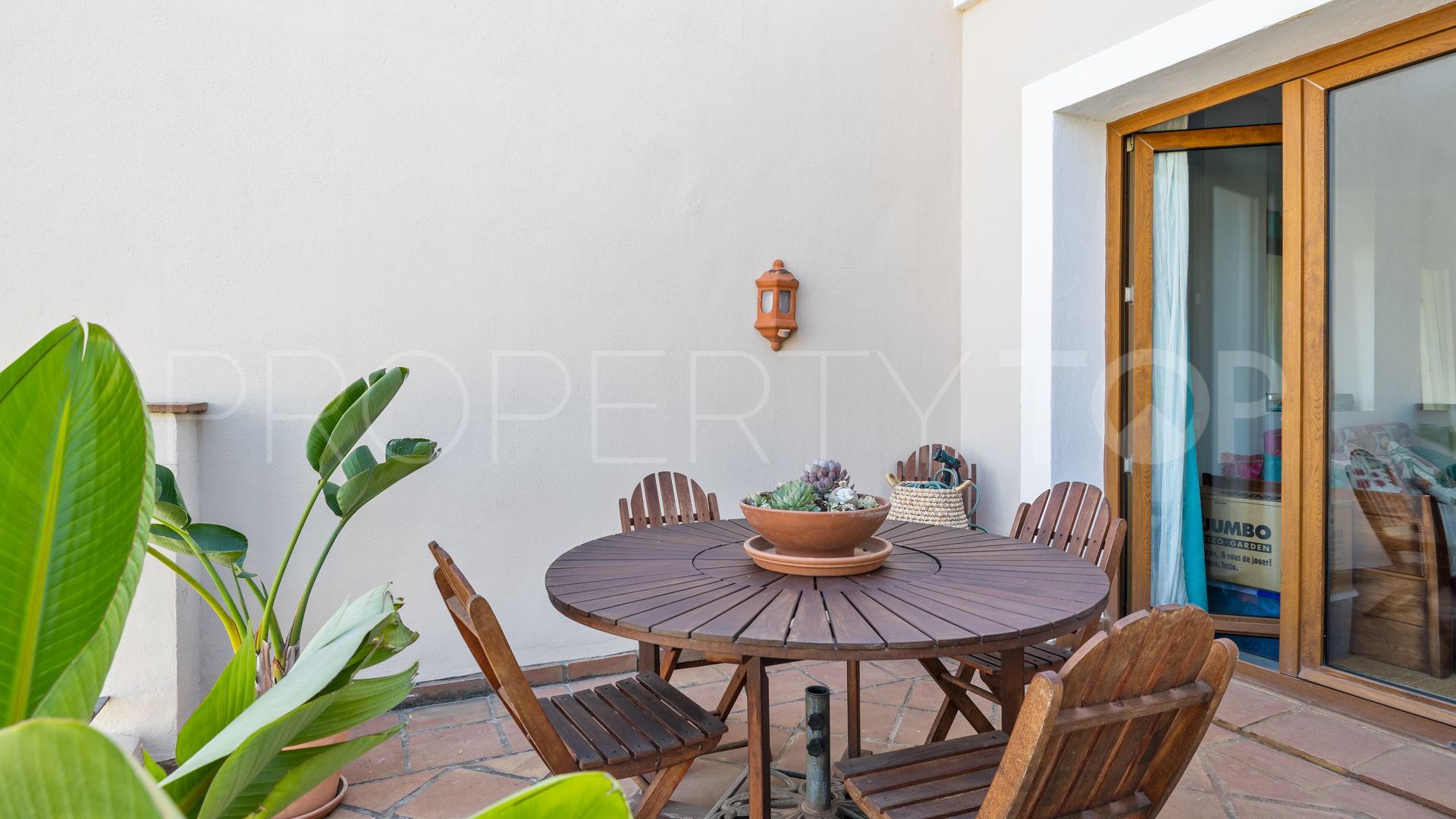 For sale town house in El Paraiso