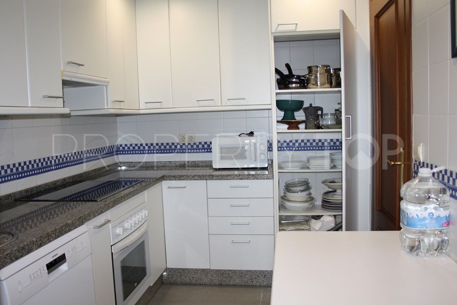 Apartamento a la venta con 3 dormitorios en Marbella Este