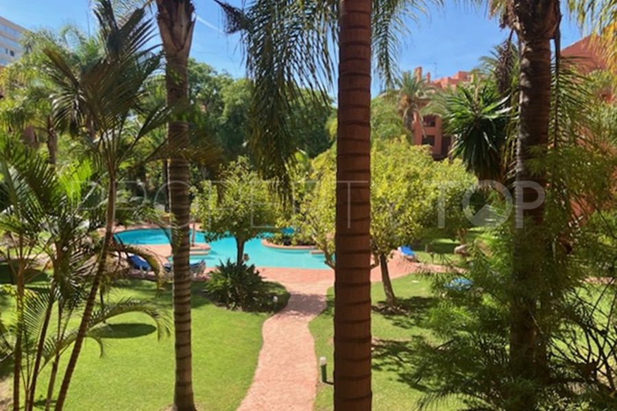 Apartamento a la venta con 3 dormitorios en Marbella Este