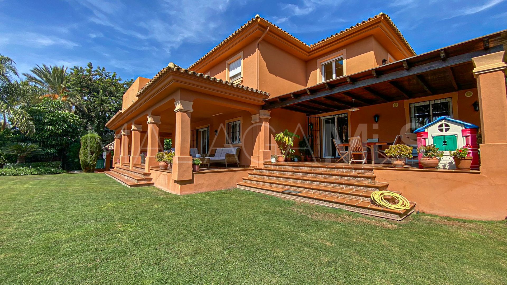 Buy villa in Xarblanca