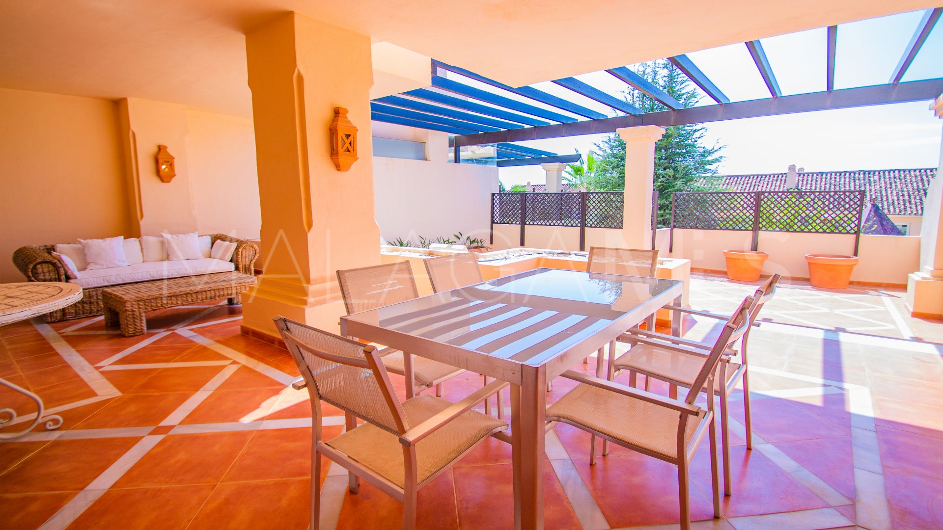 For sale Nueva Andalucia ground floor apartment with 2 bedrooms