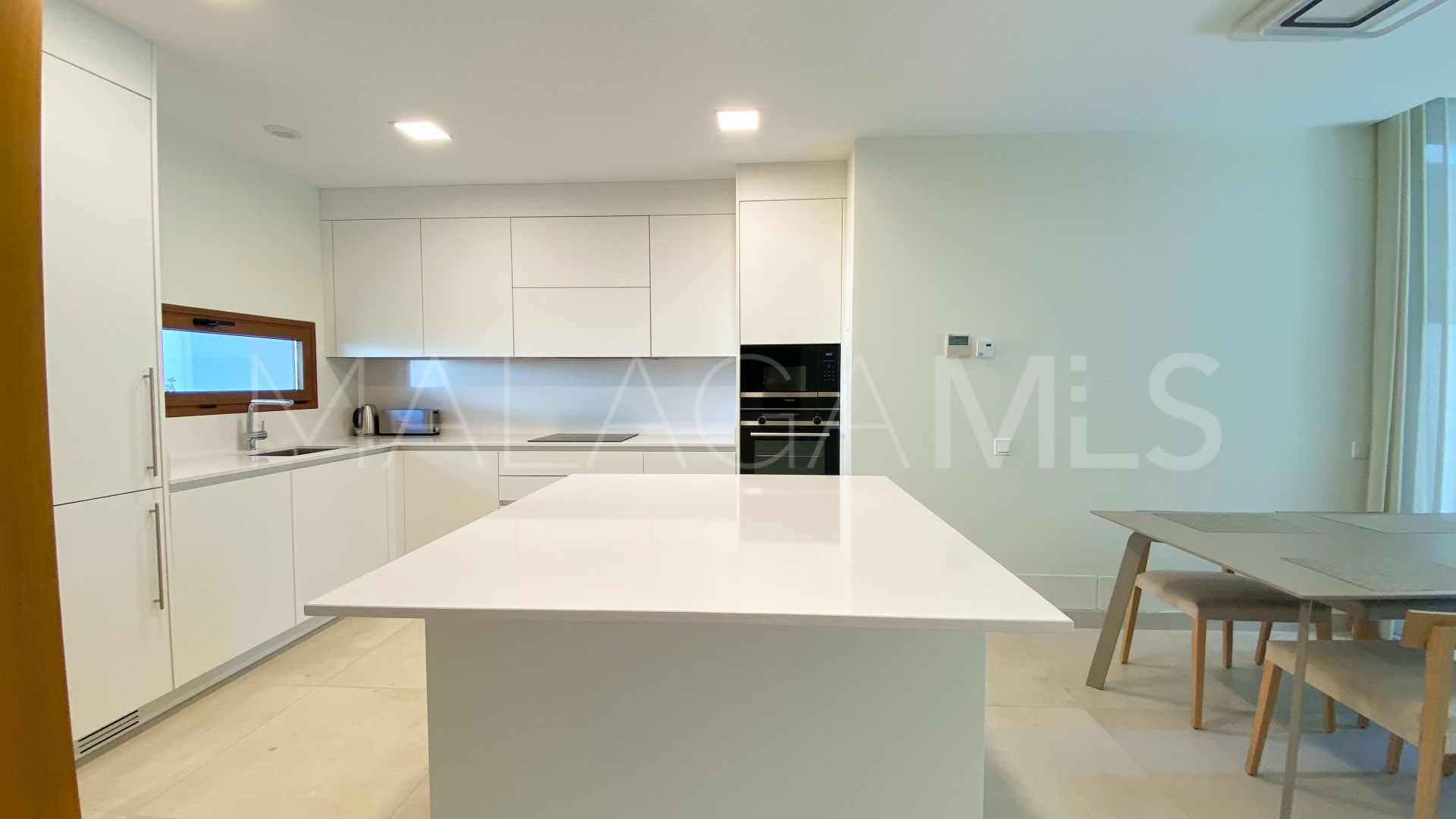 Villa pareada a la venta in Marbella Golden Mile