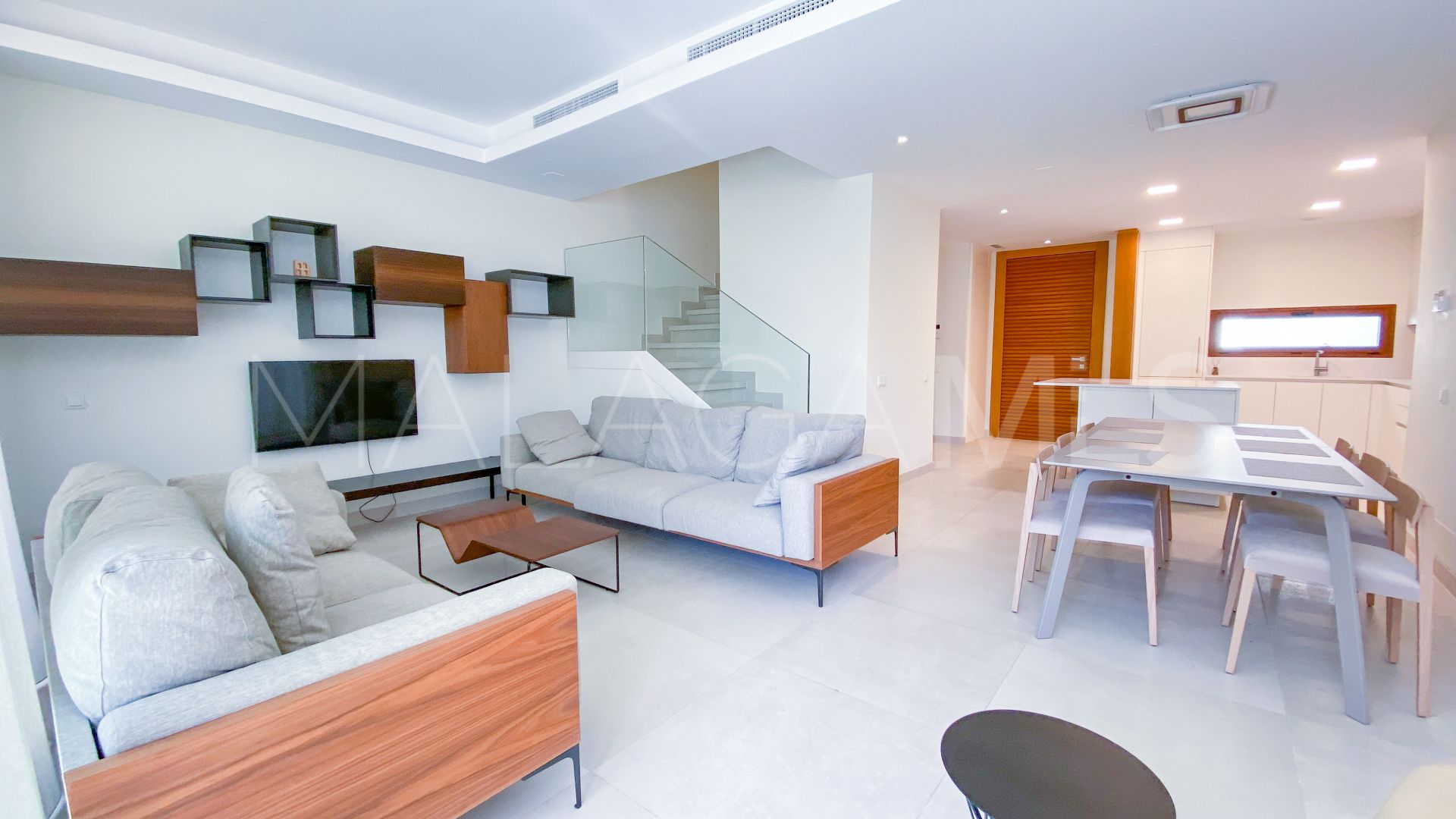 Villa pareada a la venta in Marbella Golden Mile