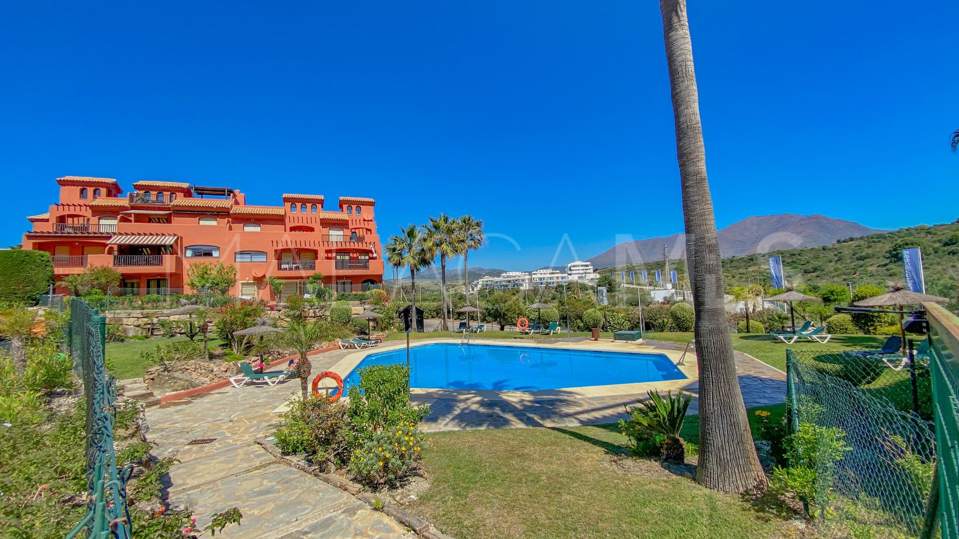 Zweistöckiges penthouse for sale in Estepona Westen