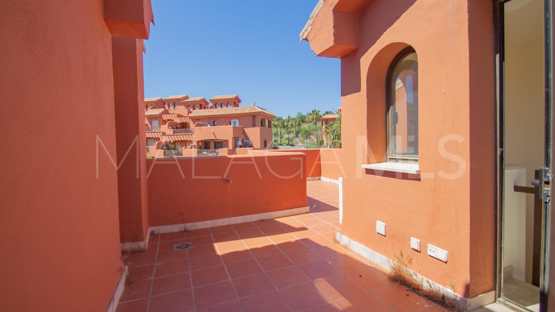 Zweistöckiges penthouse for sale in Estepona Westen