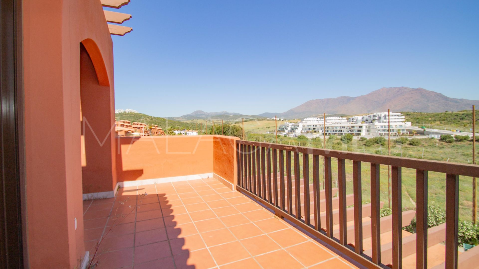 Zweistöckiges penthouse for sale in Estepona Westen