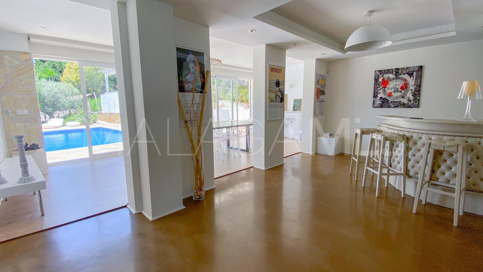 Villa for sale in Nueva Andalucia