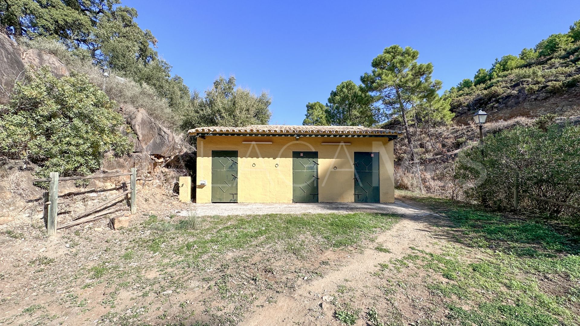 Finca for sale in Ojen