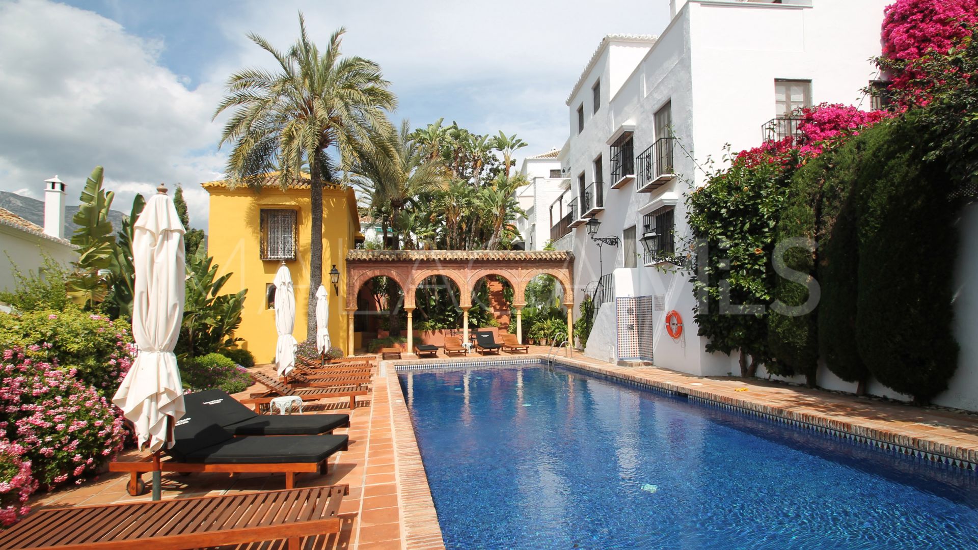 Radhus for sale in Marbella Golden Mile