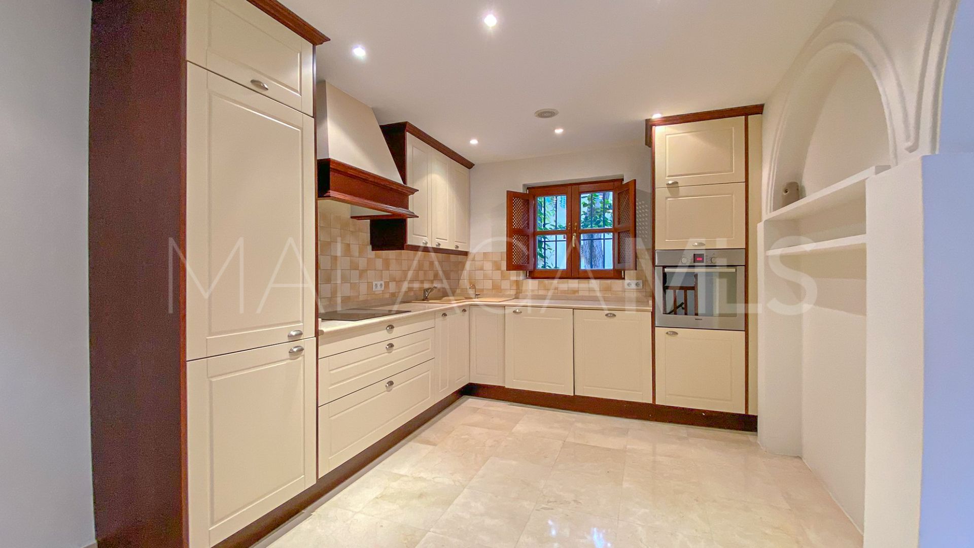 Radhus for sale in Marbella Golden Mile