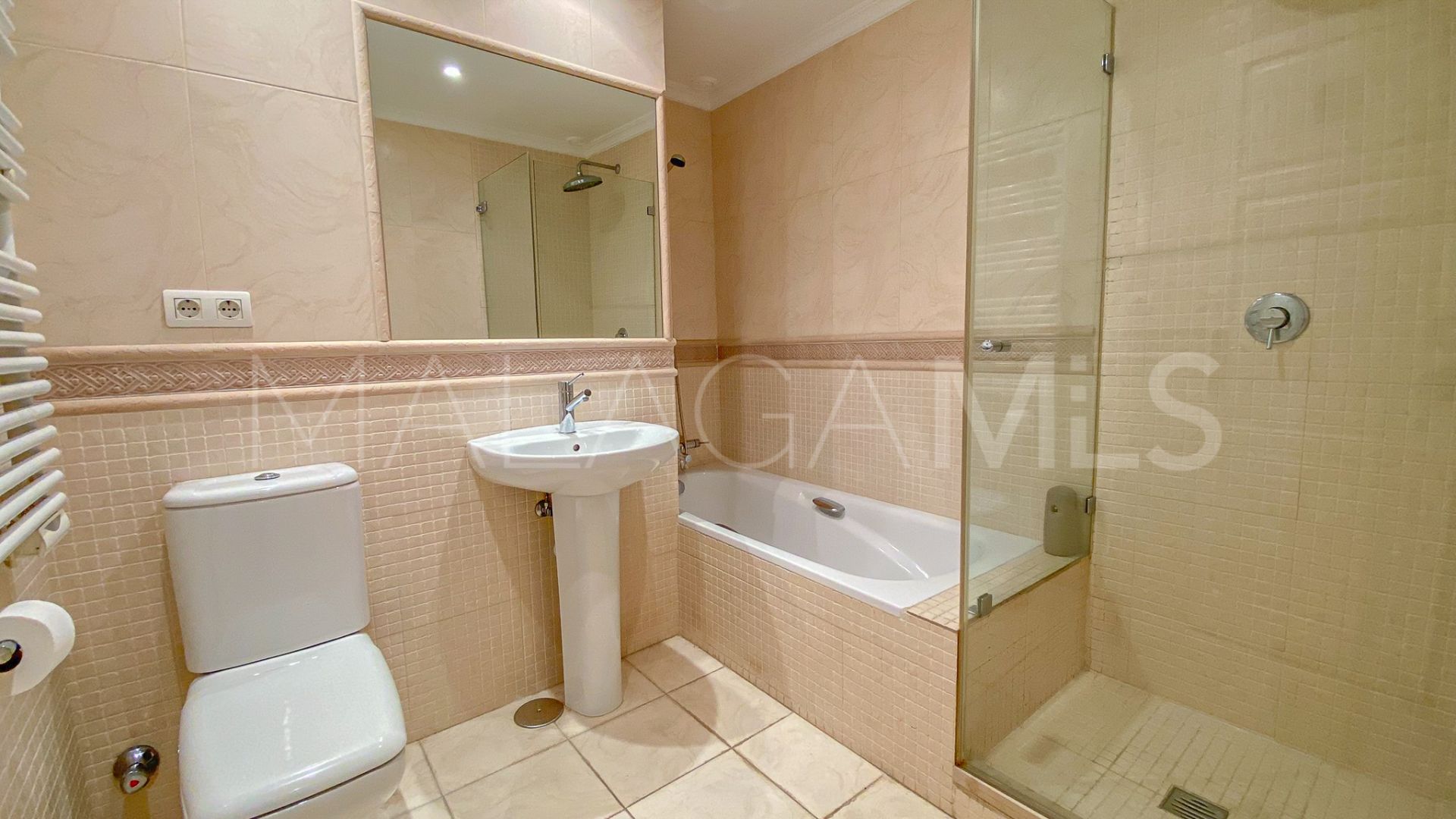 Radhus for sale in Marbella Golden Mile