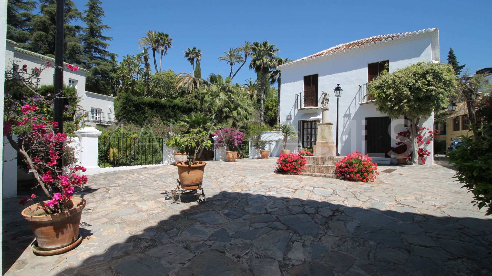 Radhus for sale in Marbella Golden Mile