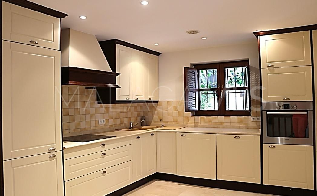 Radhus for sale in Marbella Golden Mile