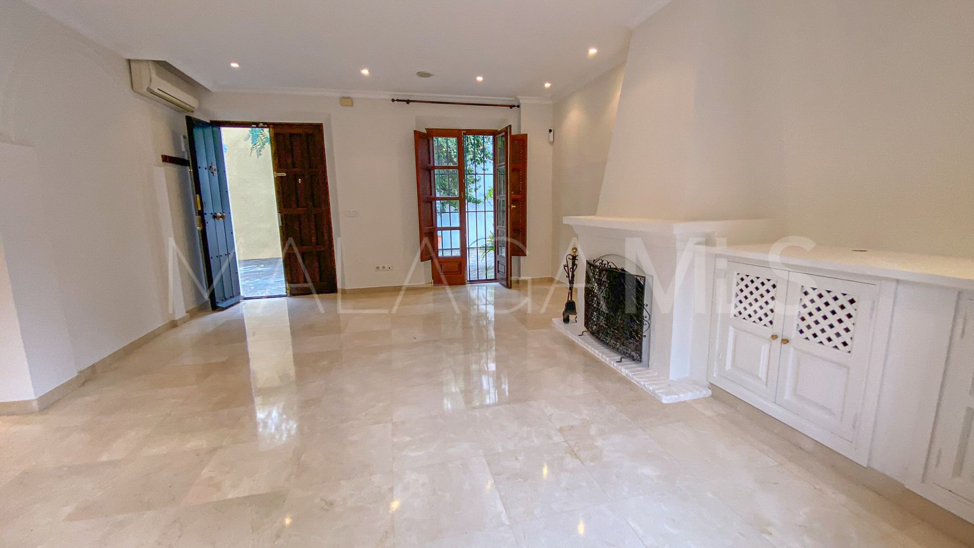 Radhus for sale in Marbella Golden Mile