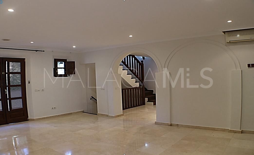 Radhus for sale in Marbella Golden Mile