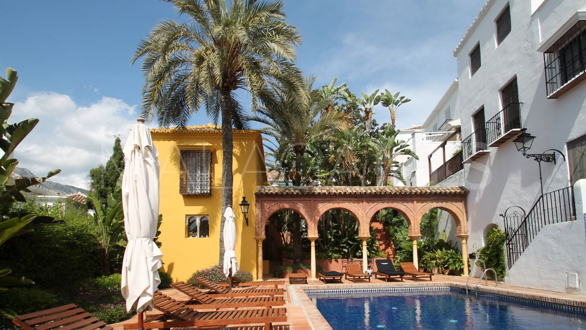 Radhus for sale in Marbella Golden Mile