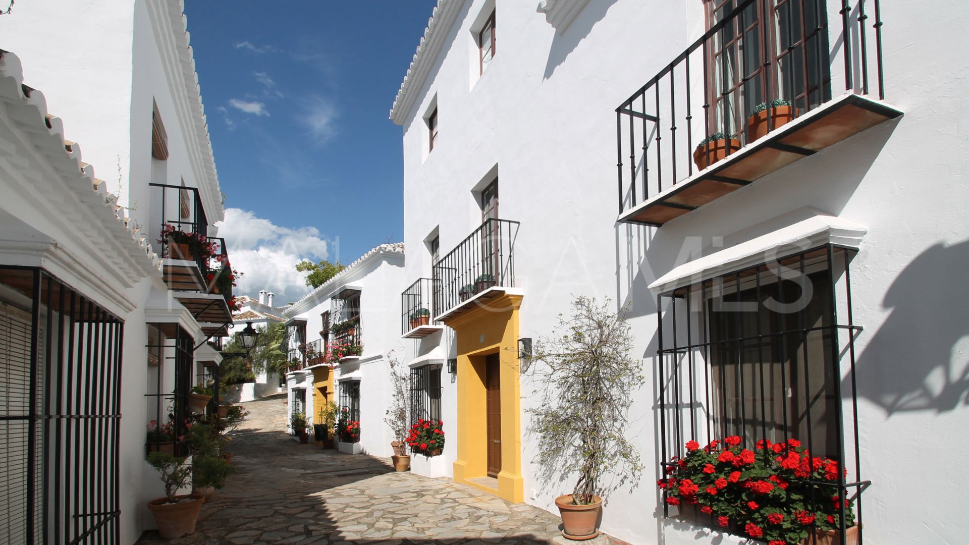 Radhus for sale in Marbella Golden Mile