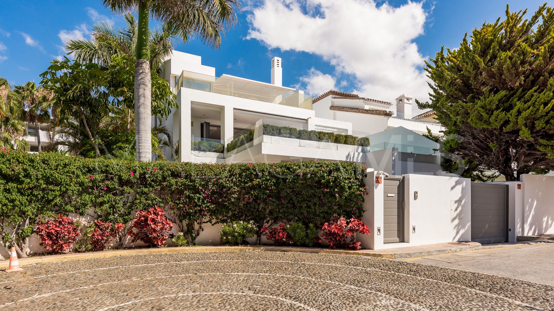 Villa for sale in Marbella Goldene Meile