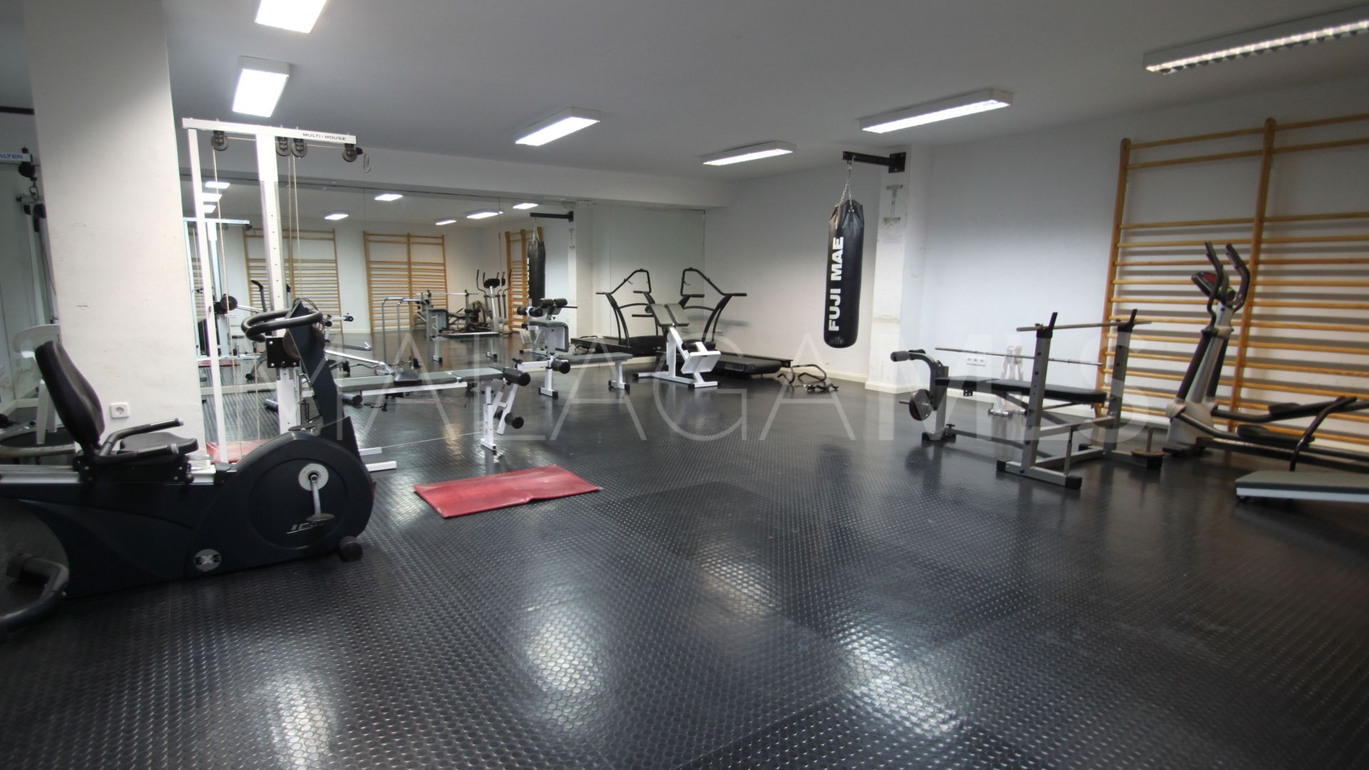 Atico duplex for sale de 3 bedrooms in Marbella Golden Mile