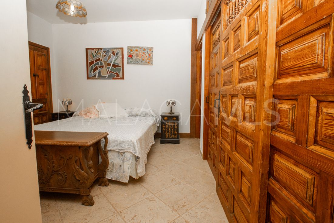 Ground floor apartment in Marbella Golden Mile for sale