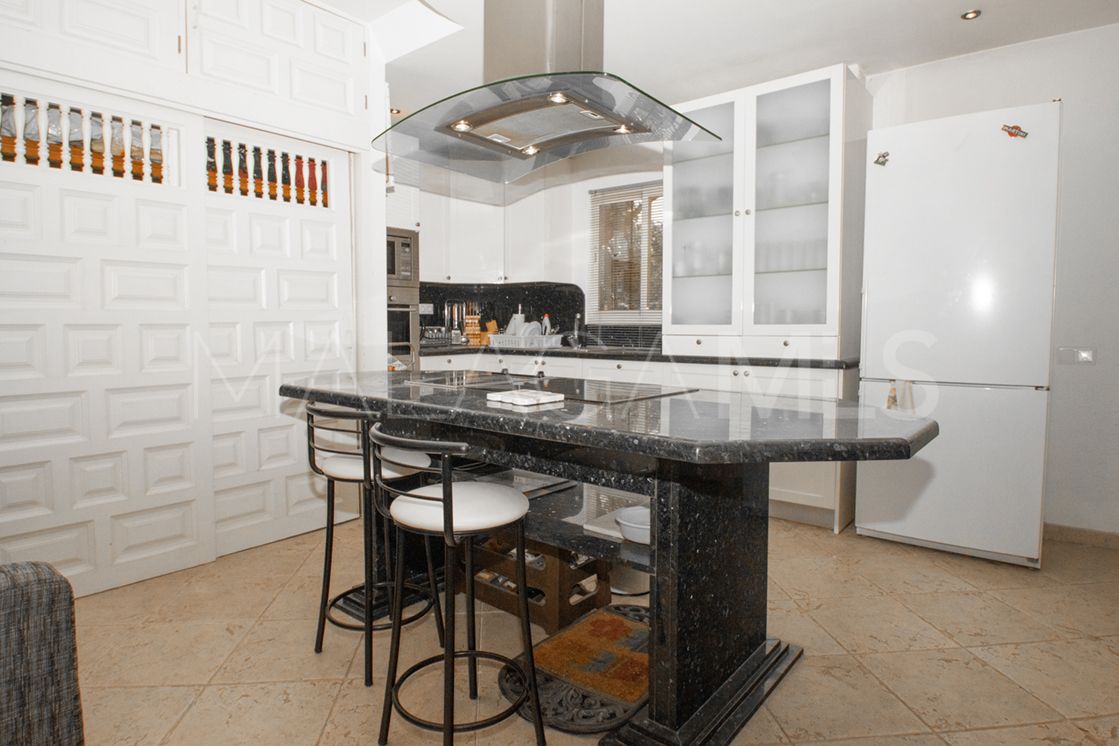 Ground floor apartment in Marbella Golden Mile for sale