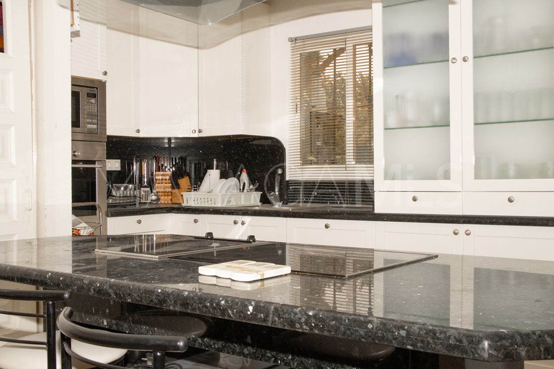 Ground floor apartment in Marbella Golden Mile for sale