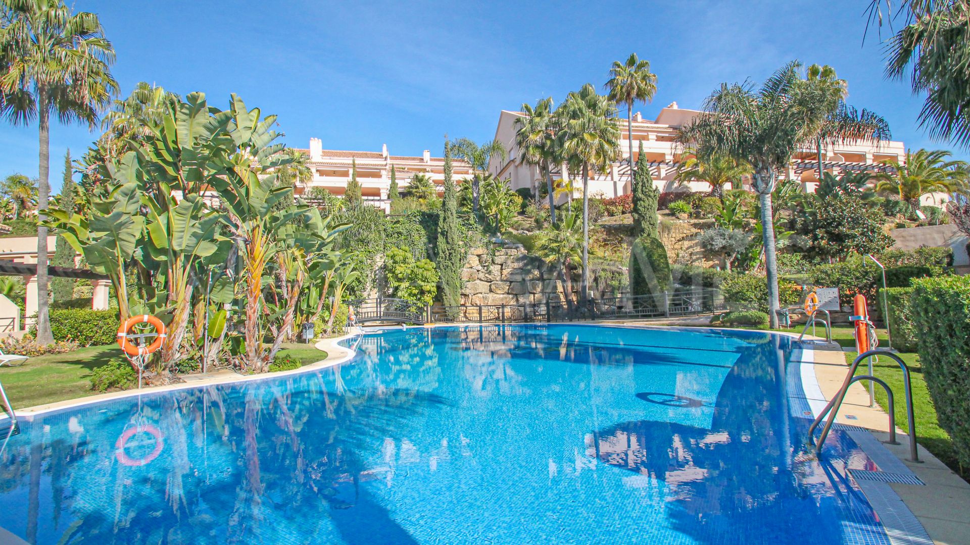 Erdgeschosswohnung for sale in Nueva Andalucia