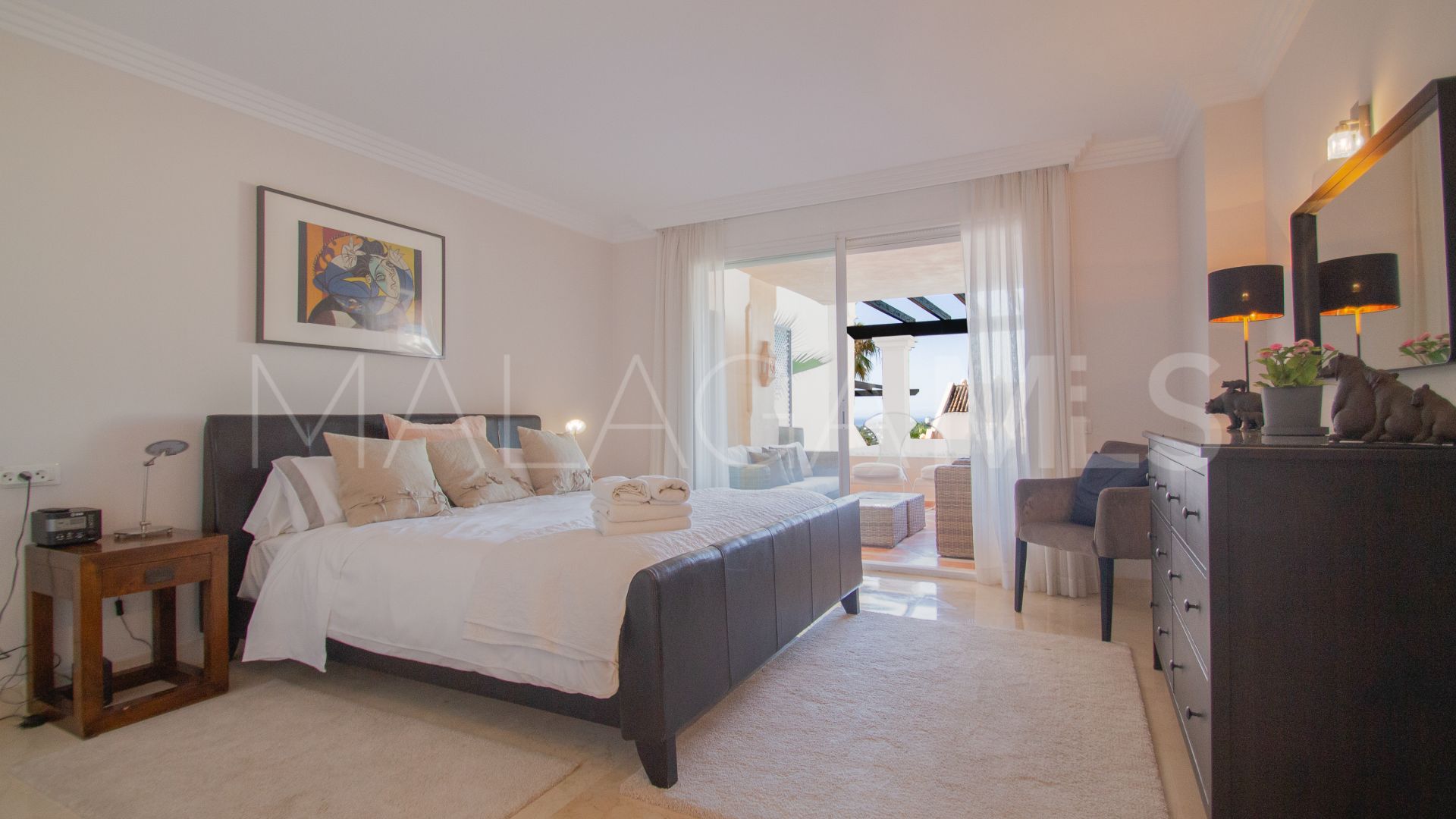 Nueva Andalucia, apartamento planta baja a la venta with 2 bedrooms