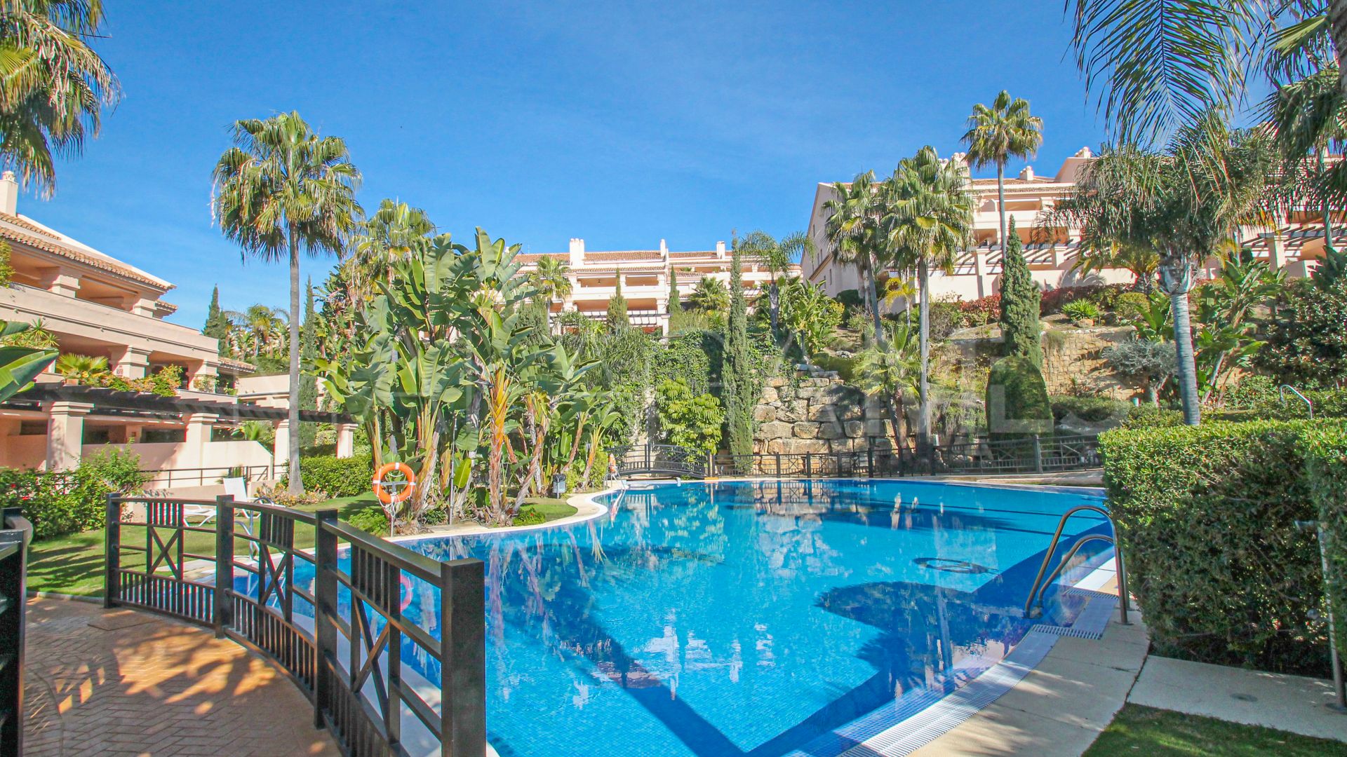 Erdgeschosswohnung for sale in Nueva Andalucia