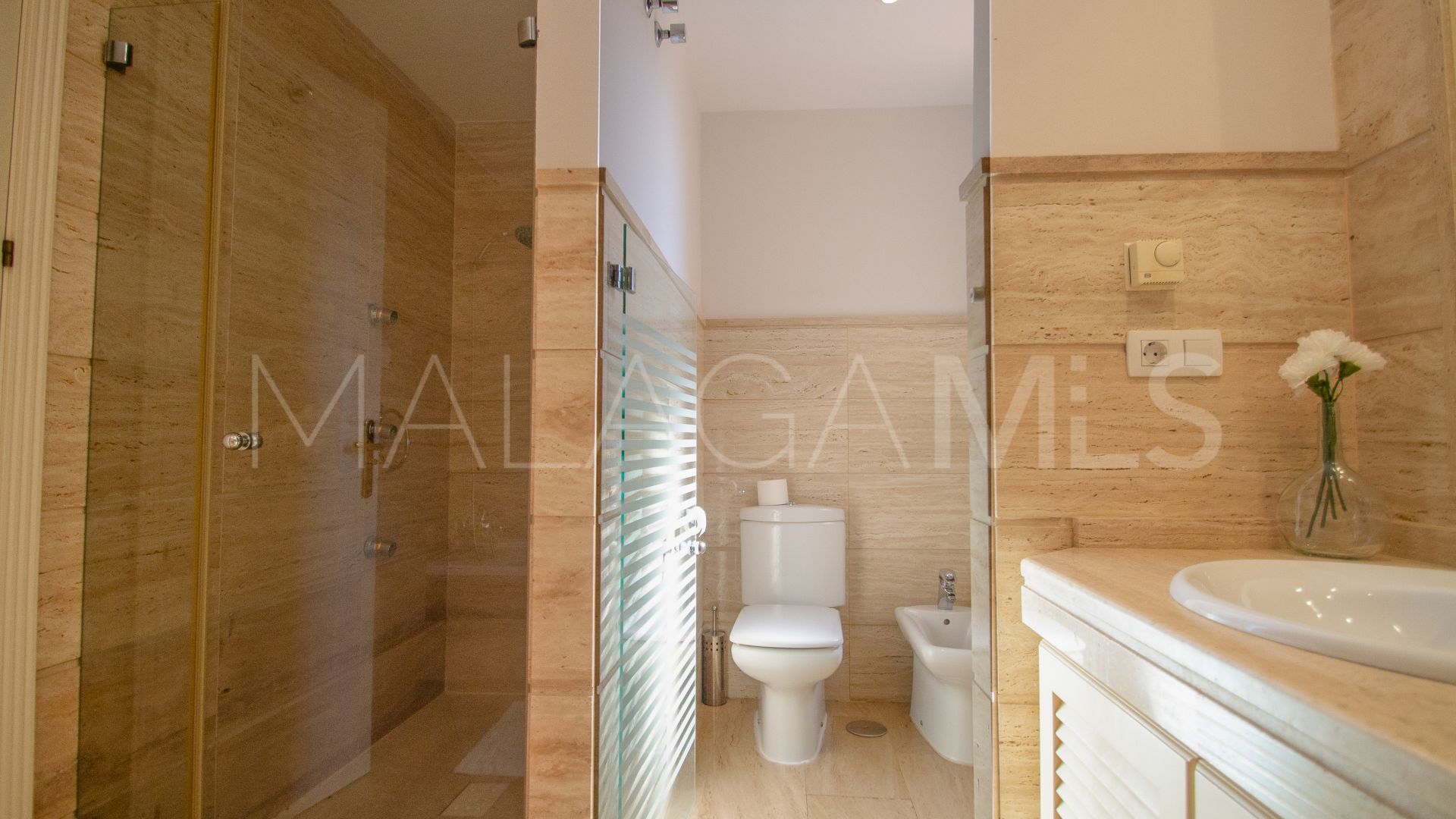 Nueva Andalucia, apartamento planta baja a la venta with 2 bedrooms
