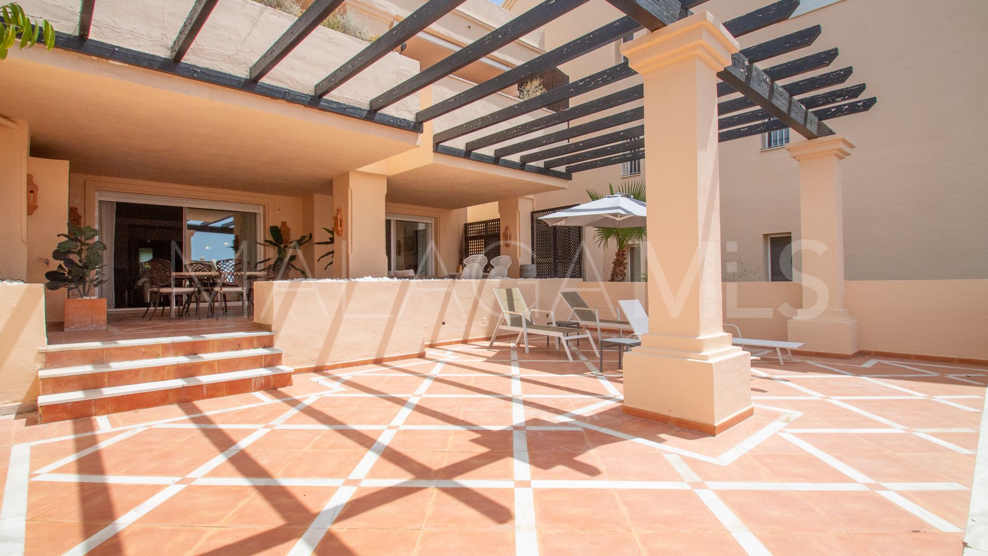 Erdgeschosswohnung for sale in Nueva Andalucia