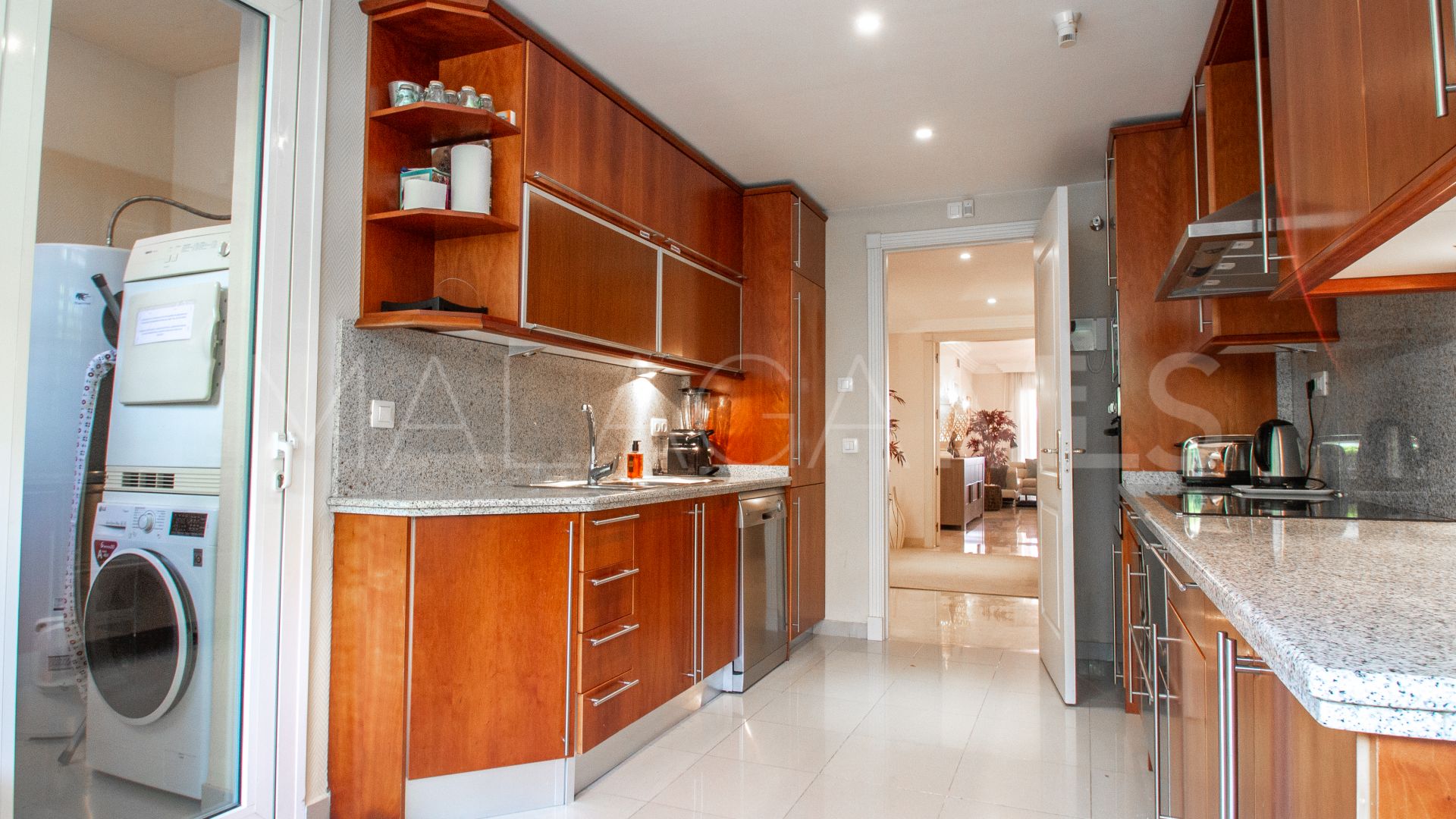 Erdgeschosswohnung for sale in Nueva Andalucia