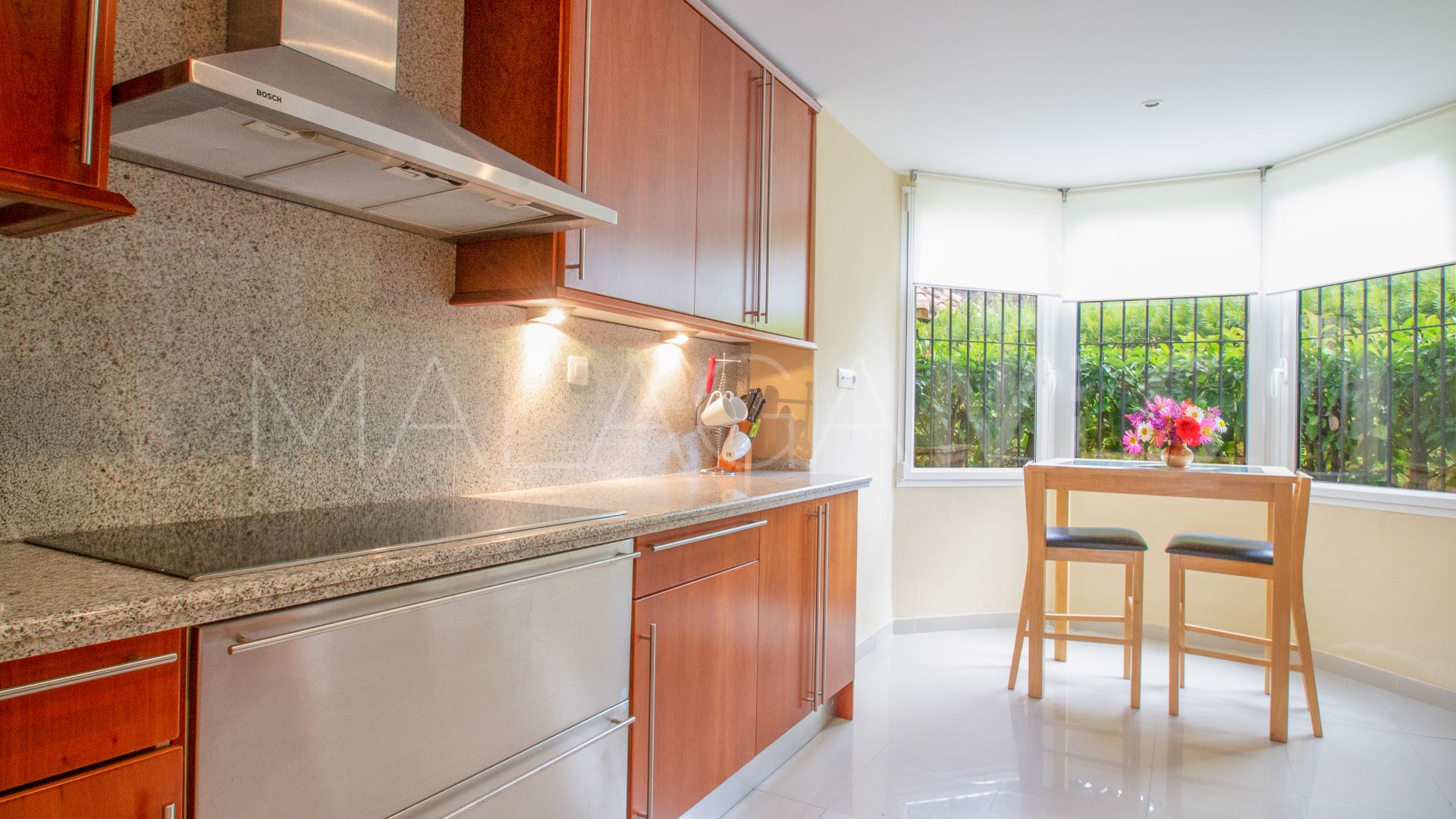 Erdgeschosswohnung for sale in Nueva Andalucia